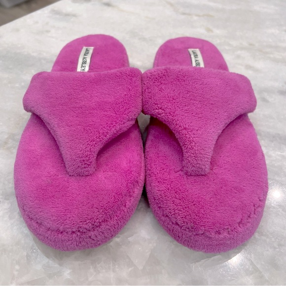 Laura Ashley Barbie Pink Plush Slippers NWOT - Picture 1 of 7